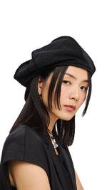 Extra Large Newsboy Hat With Knitted Overlock Stitching